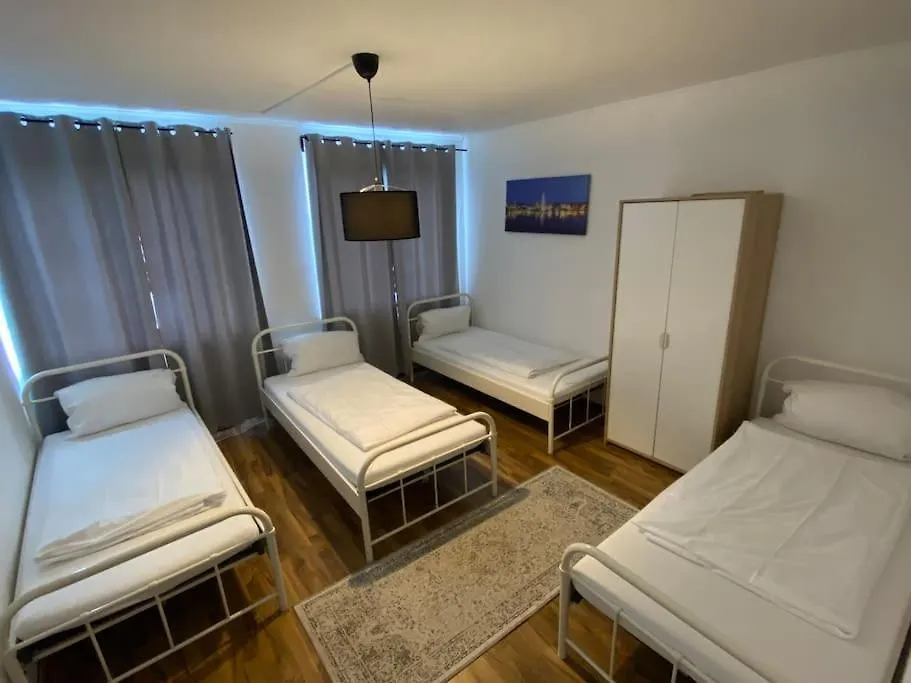 Apartment City Sued- 5 Zimmer_15 Personen _ Komplett_Eingerichtet Hamburg